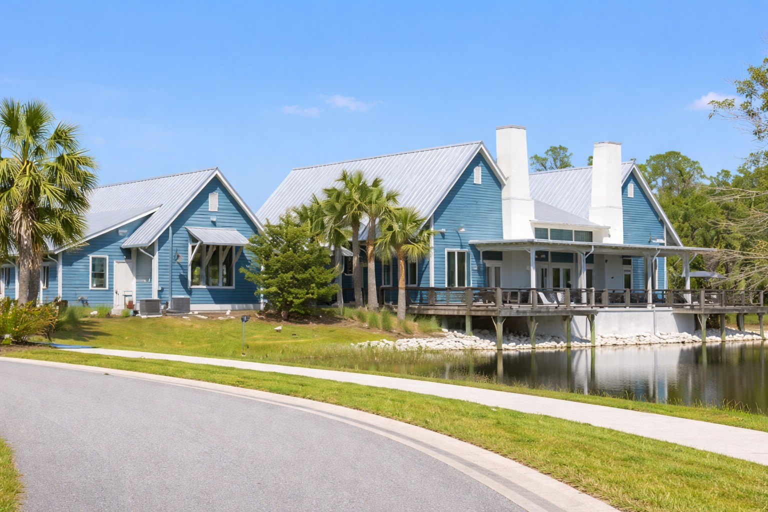 Beautiful Bexley neighborhood homes on the waterfront